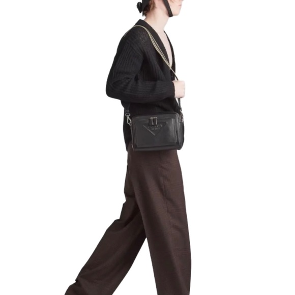 🆕PRADA Bandiliera Black Saffiano Logo Embossed Crossbody Camera Bag SHW • UNISEX - Picture 10 of 11